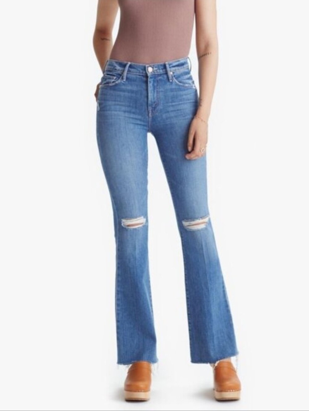 MOTHER The Weekender Fray Distressed Flare Jeans Six Packs On Me Womens 28